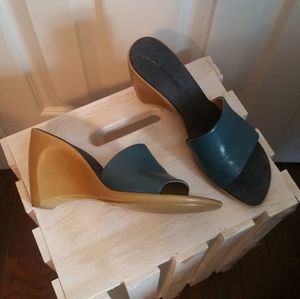 Womens Banana Republic sandals, Size 8, Blue